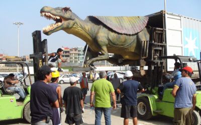 The exhibition of the Mesozoic dinosaurs in Peru